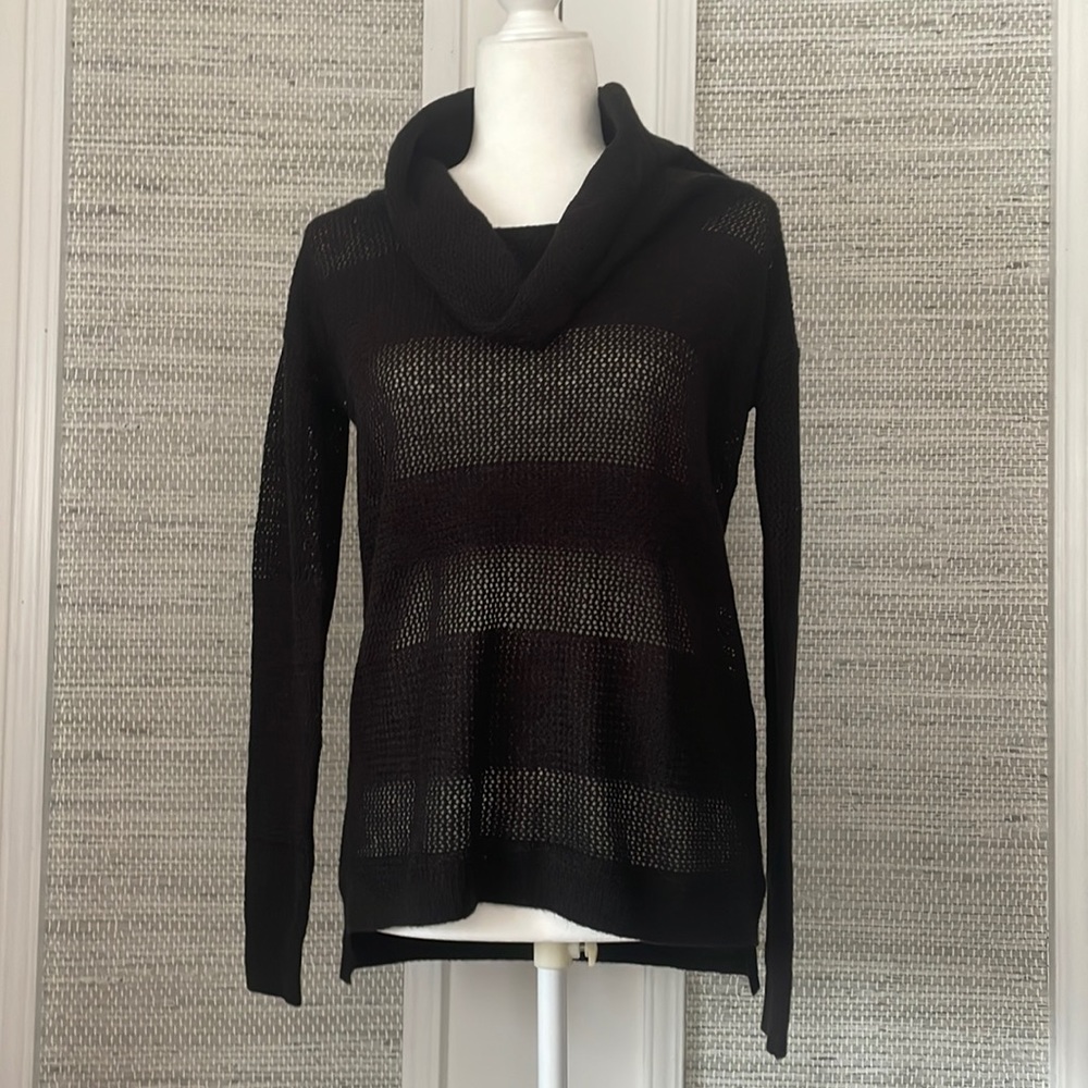 Like new! Gap sweater.